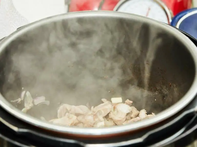 can you put frozen meat in a slow cooker?