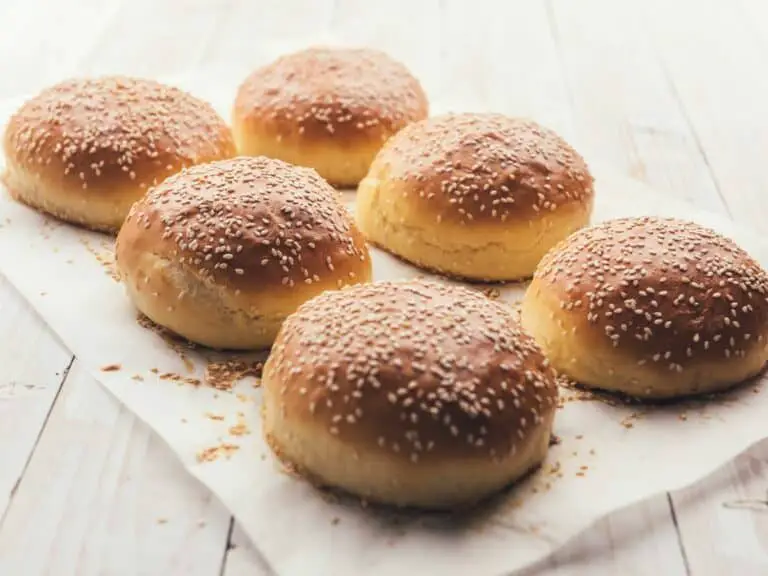 Why Do Hamburger Buns Have Sesame Seeds On Them? [Do You Really Need Them There?!]